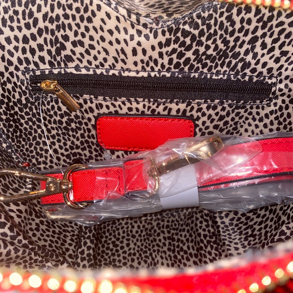 ‼️ New Heart Bag w Shoulder Strap - Picture 5 of 5